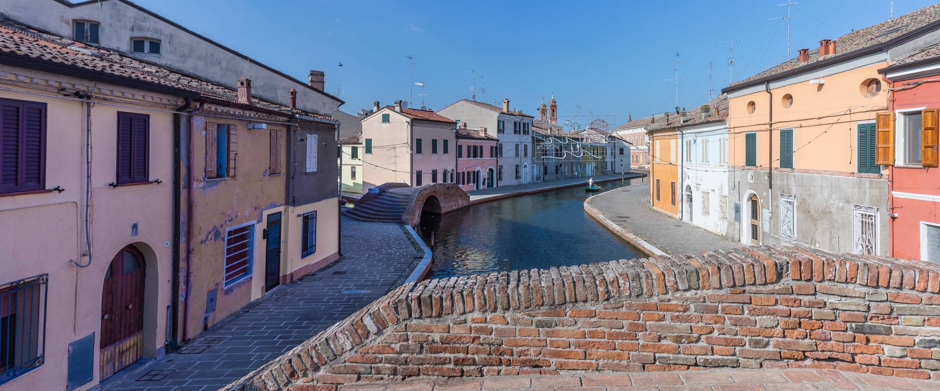 Centro storico di Comacchio - Ponte dei Sisti foto di Vanni Lazzari